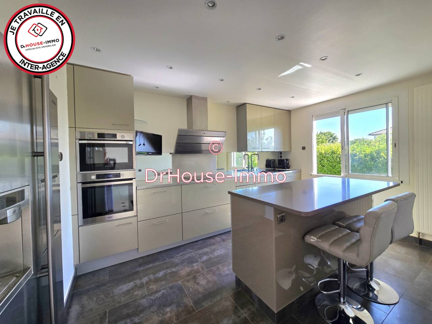 Photo 2 : Vente Maison 7 pièces Niort 211 m²