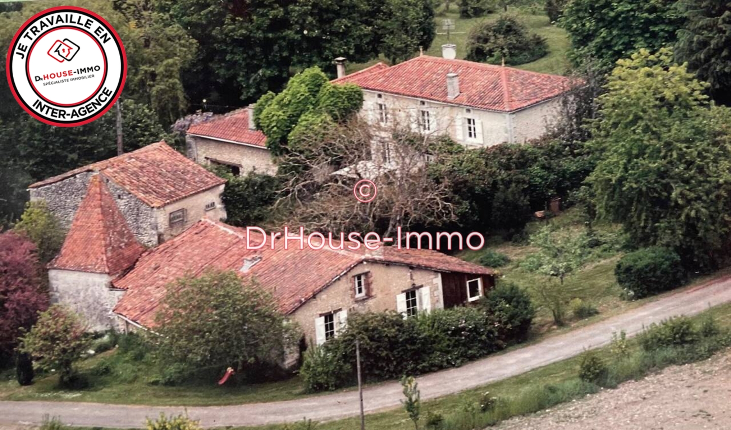 Photo 1 : Vente Maison 8 pièces Chavenat 288 m²