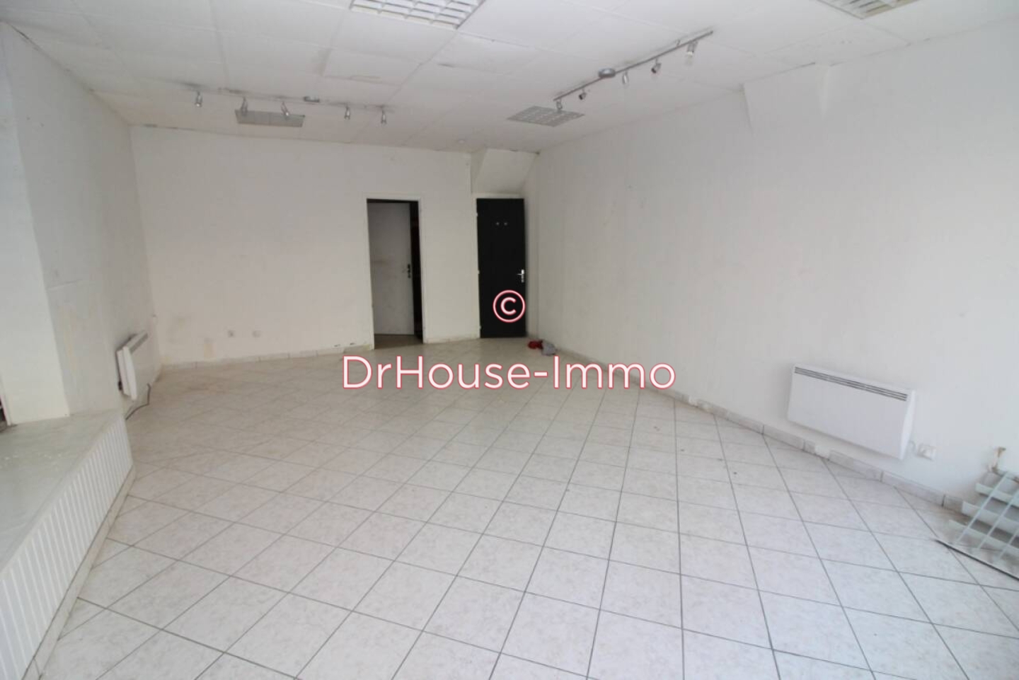 Commerce 2 pièces de 46 m² - Bruay-la-Buissière (62700)