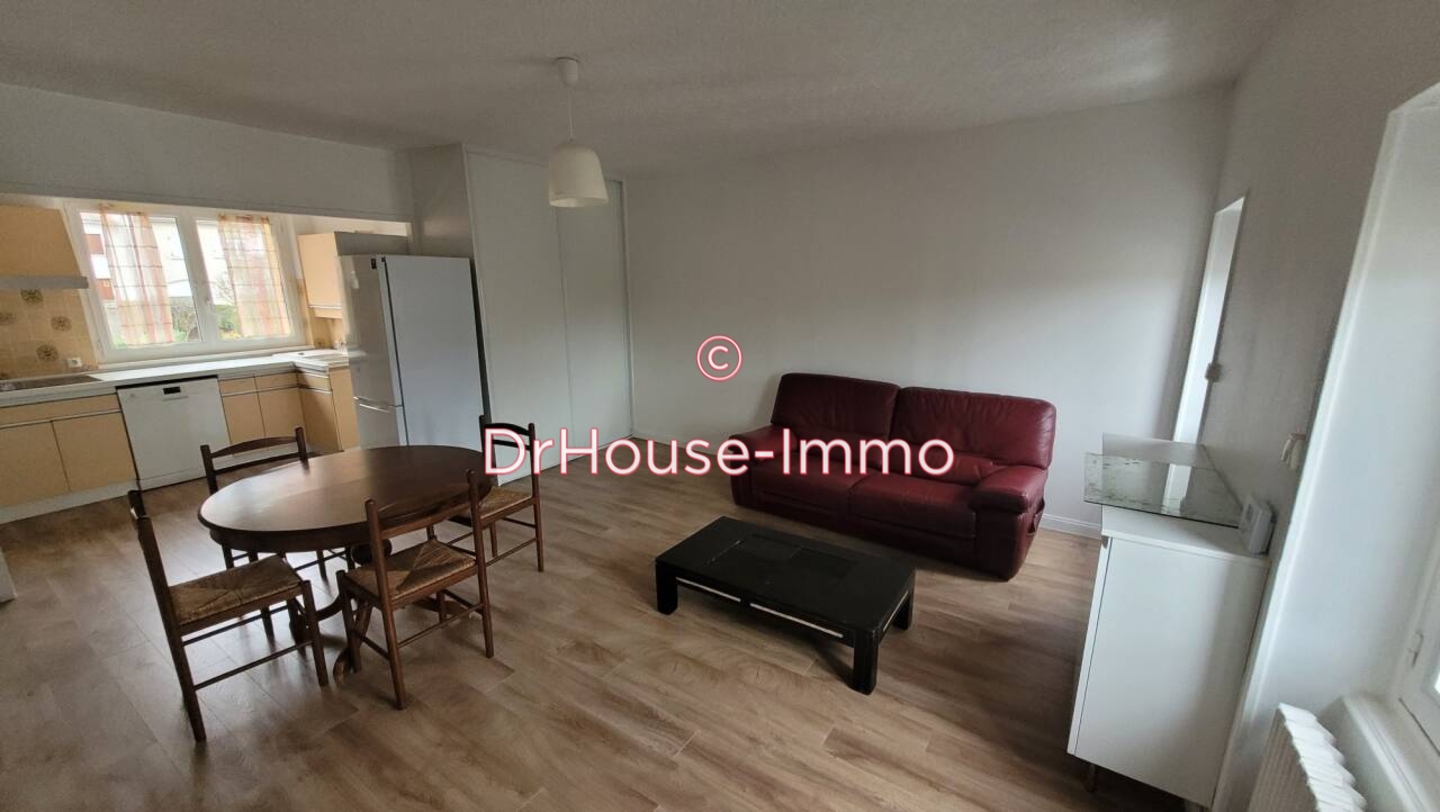 Appartement 3 pièces de 83 m² - Ceyrat (63122)