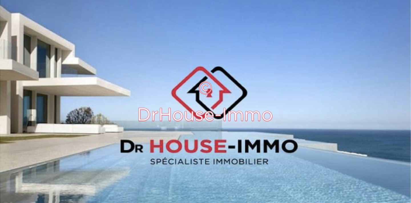 Maison 7 pièces de 175 m² - Ussac (19270)