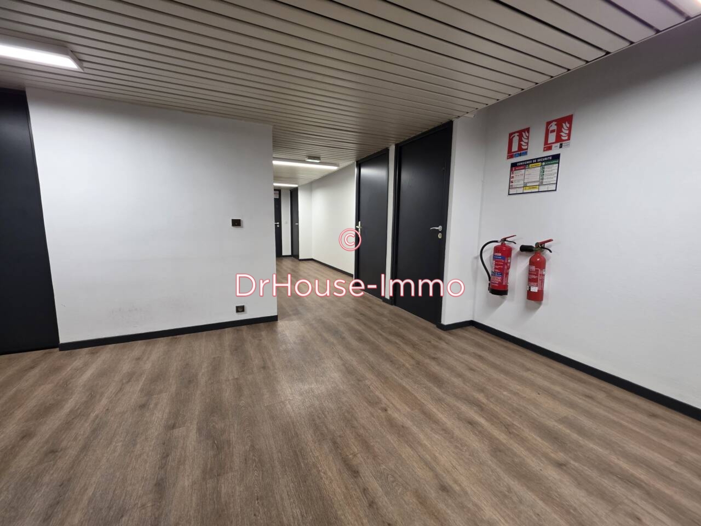 Bureau de 33 m² - Villeneuve-d'Ascq (59650)