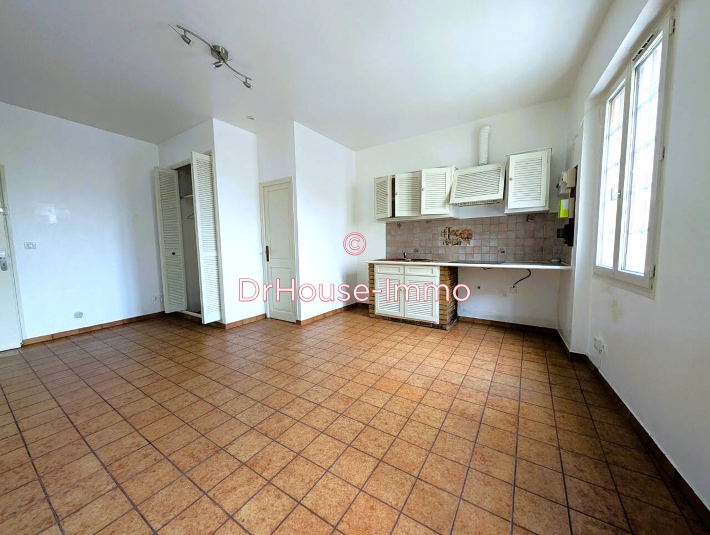 Appartement 1 pièce de 25 m² - Carrières-sur-Seine (78420)