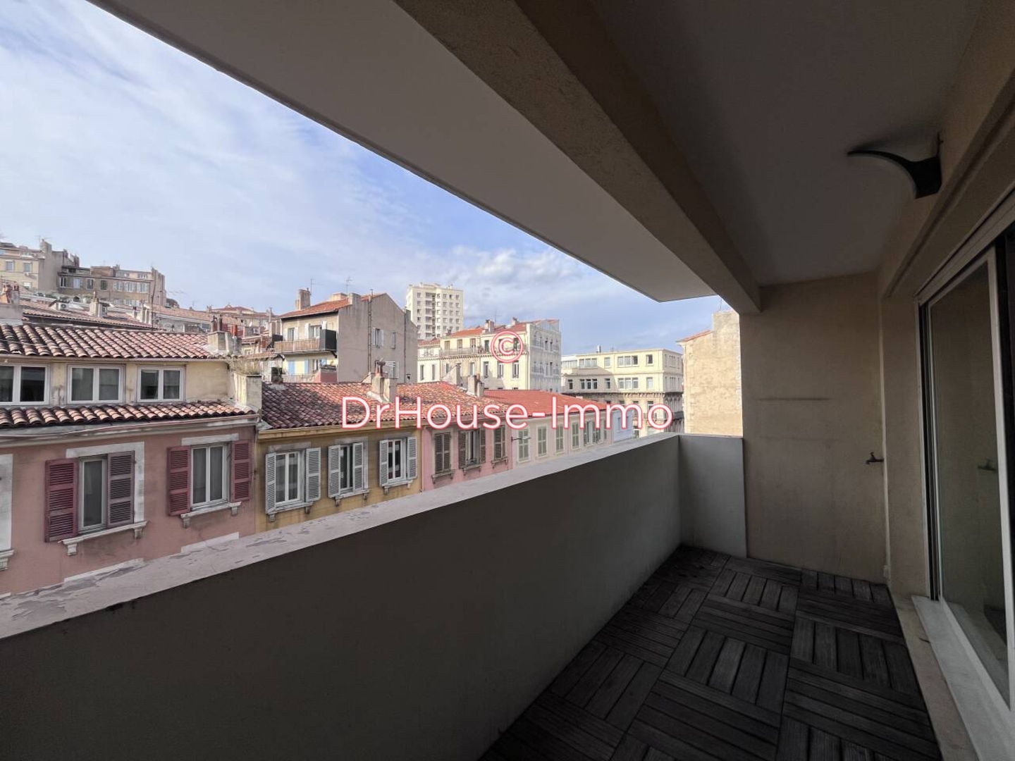 Appartement 3 pièces de 66 m² - Marseille (13006)