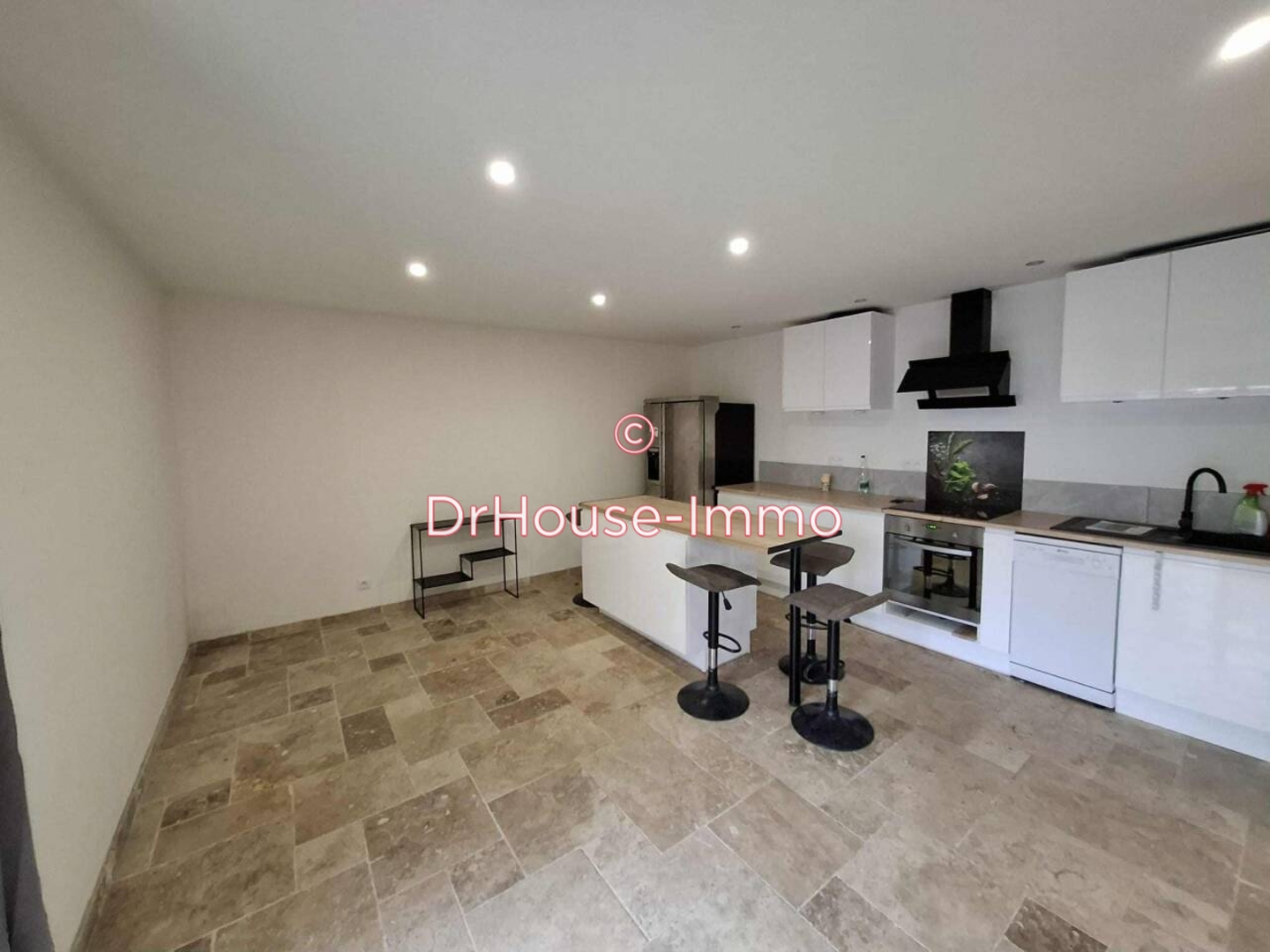 Maison 3 pièces de 75 m² - Montignac-lascaux (24290)