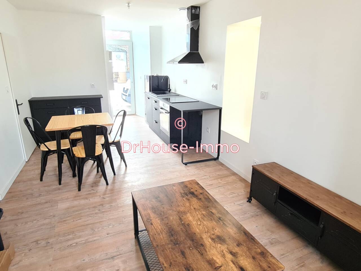 Appartement 1 pièce de 25 m² - Bréval (78980)