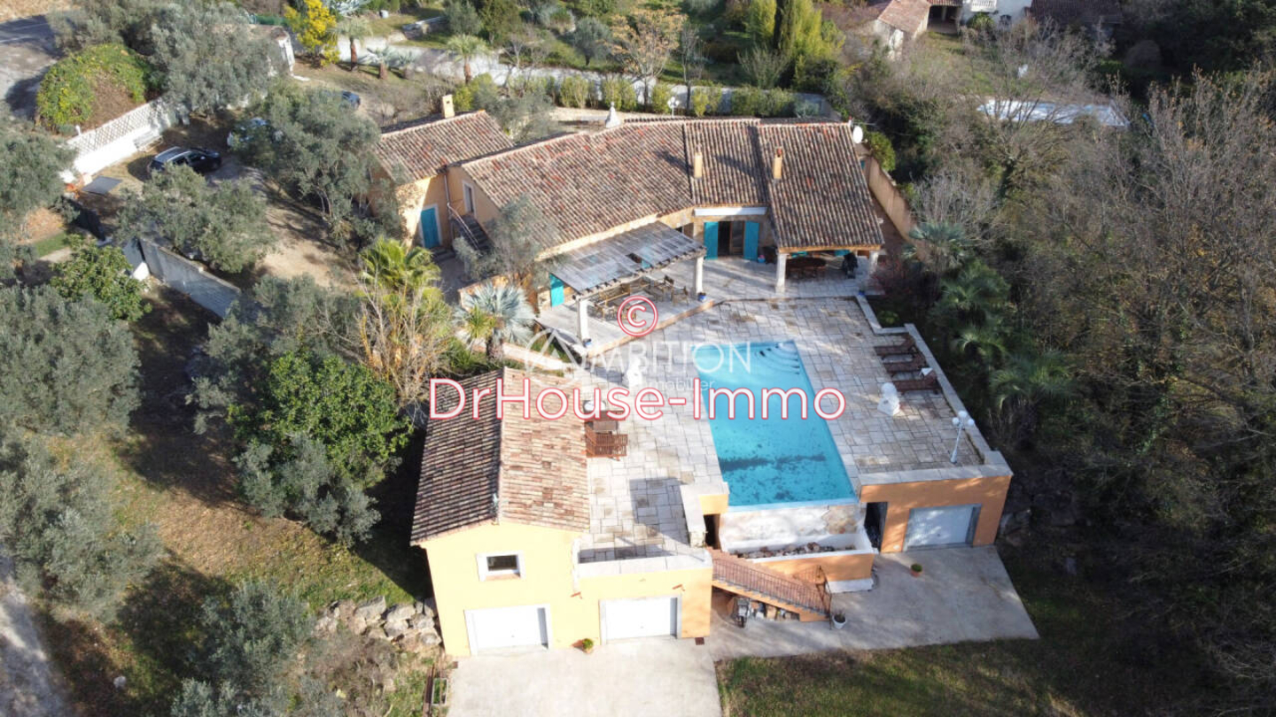 Maison 7 pièces de 190 m² - Figanières (83830)