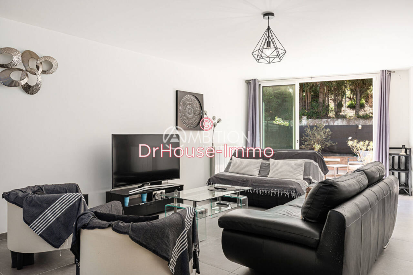 Appartement 3 pièces de 123 m² - Saint-Raphaël (83700)