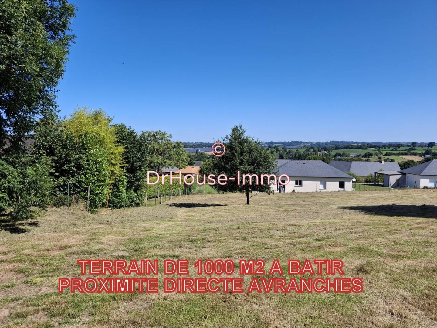 Terrain de 1 000 m² - Avranches (50300)