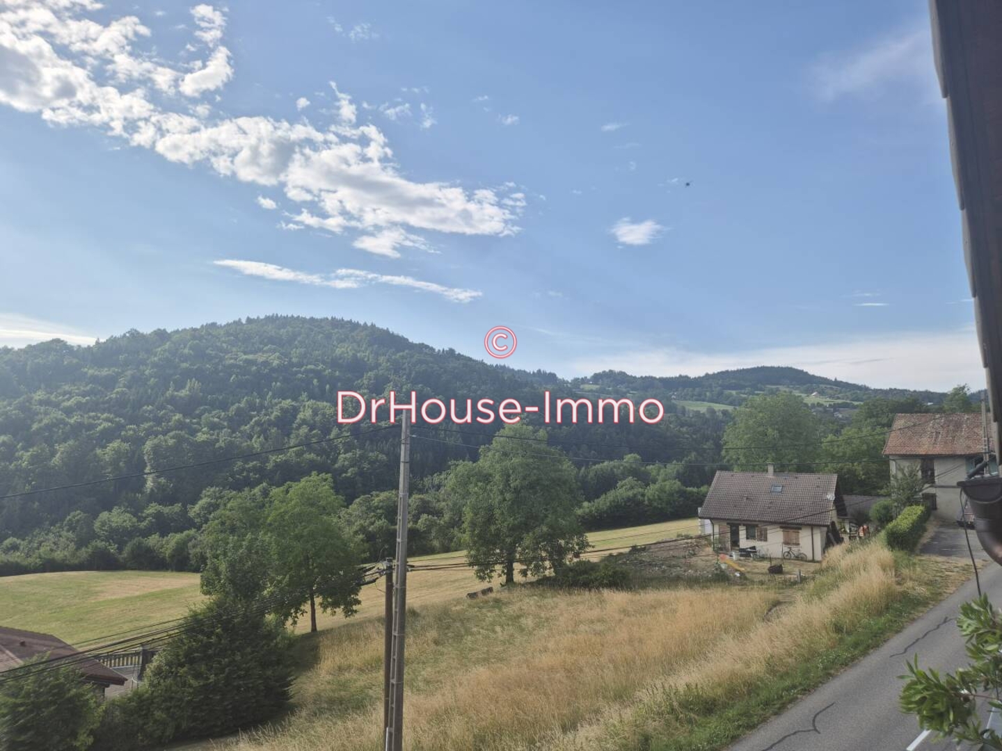 Appartement 2 pièces de 56 m² - Ville-en-Sallaz (74250)