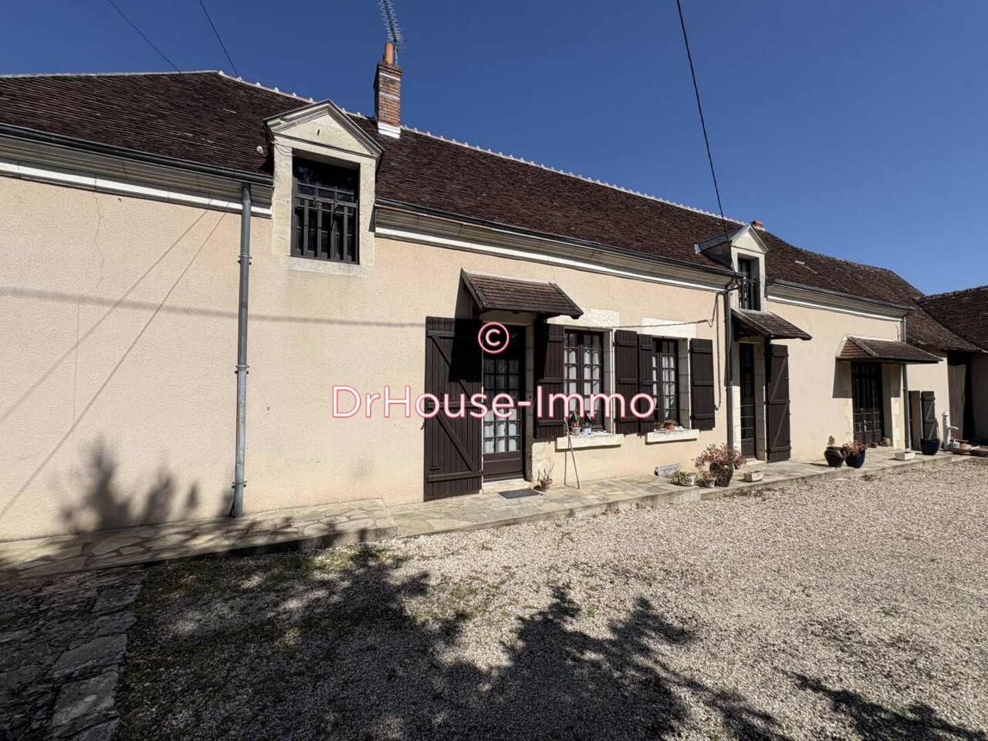 Maison 9 pièces de 207 m² - Clion (36700)