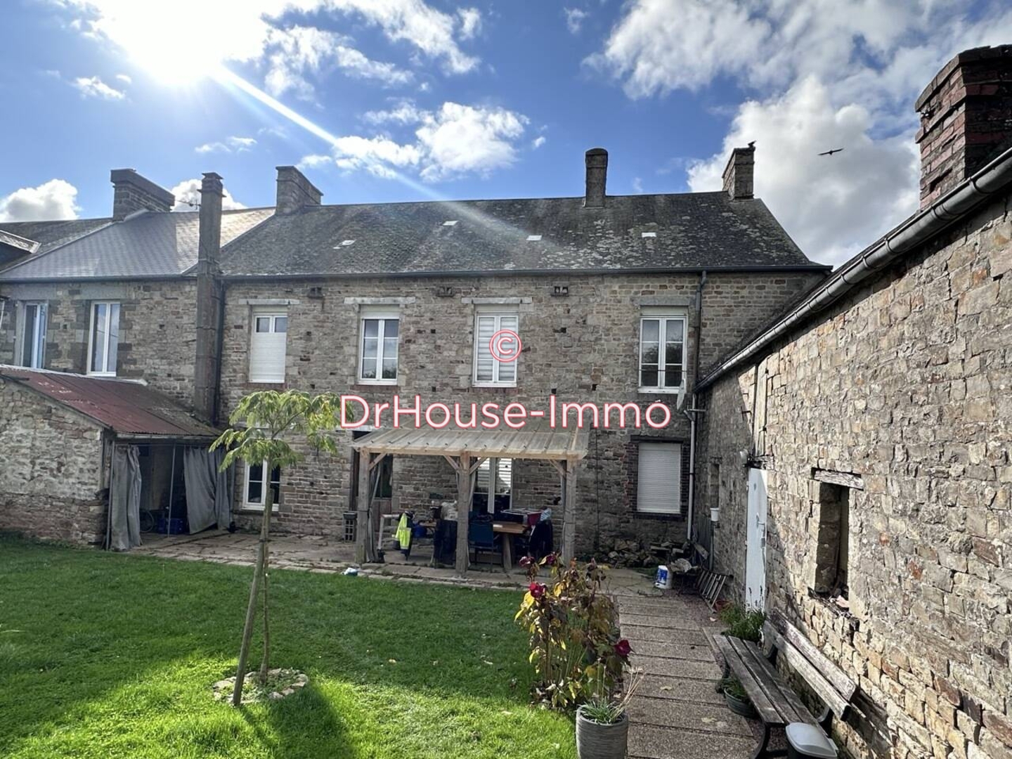 Maison 5 pièces de 151 m² - Saint-Martin-des-Besaces (14350)