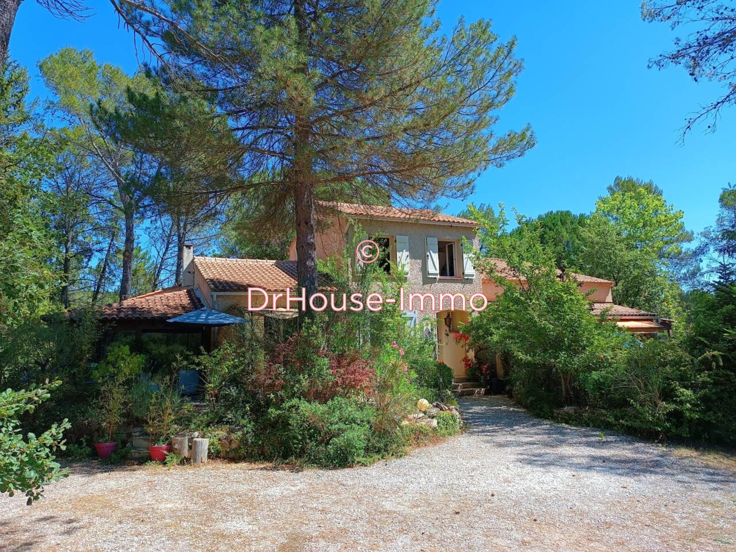 Maison 9 pièces de 236 m² - Brignoles (83170)