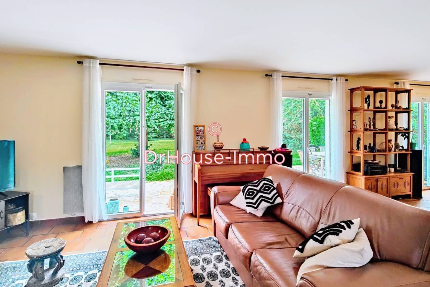 Maison 9 pièces de 241 m² - Feucherolles (78810)