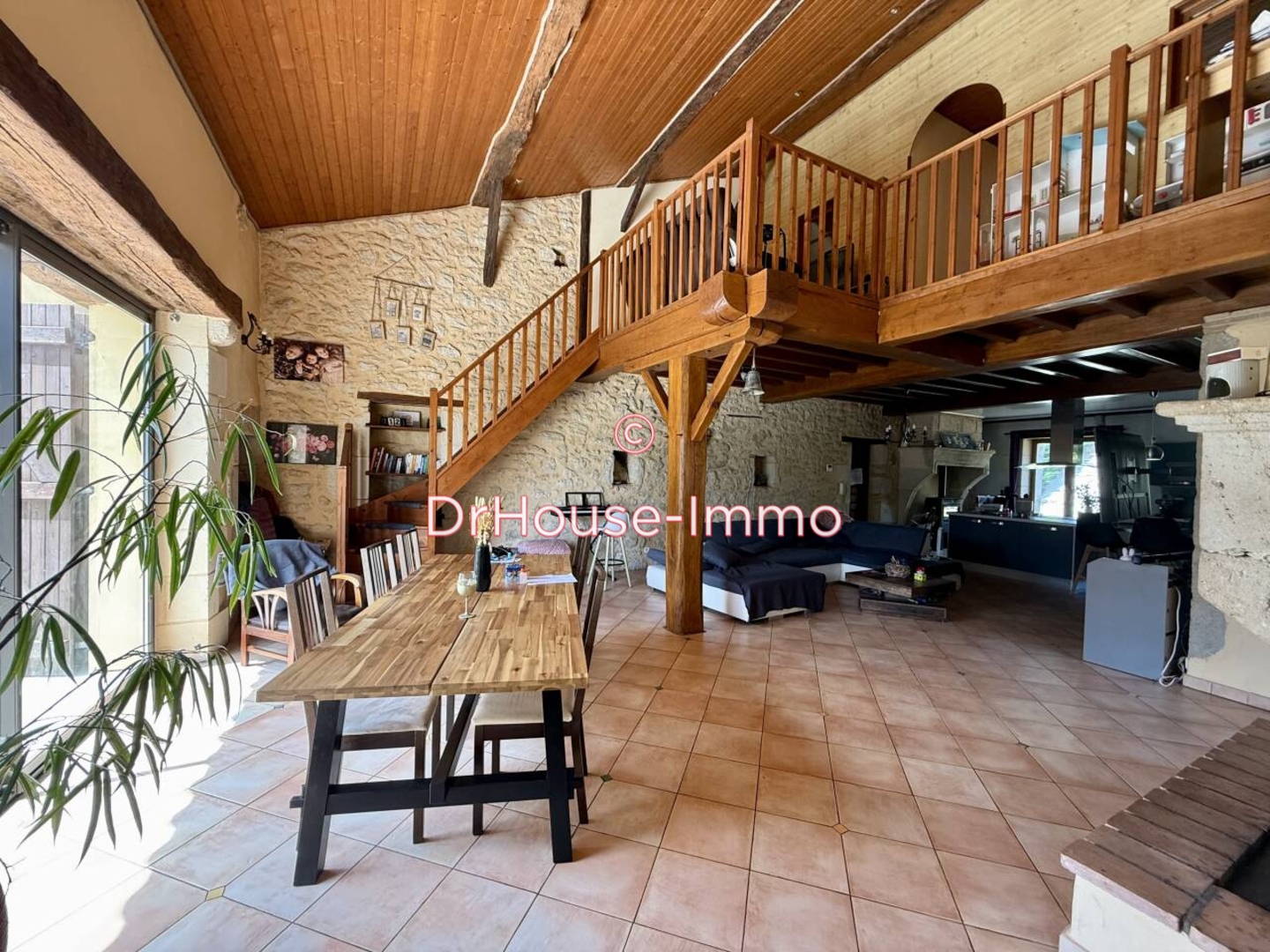 Maison 6 pièces de 192 m² - Sauveterre-de-Guyenne (33540)