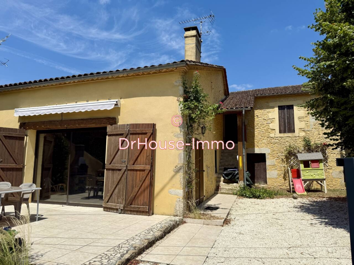 Maison 6 pièces de 192 m² - Sauveterre-de-Guyenne (33540)