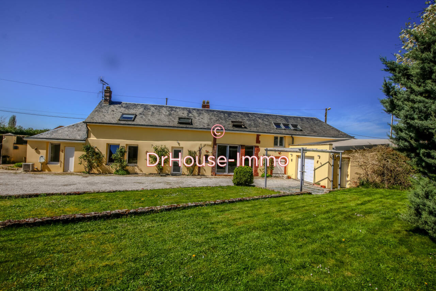 Maison 7 pièces de 217 m² - Dammarie (28360)