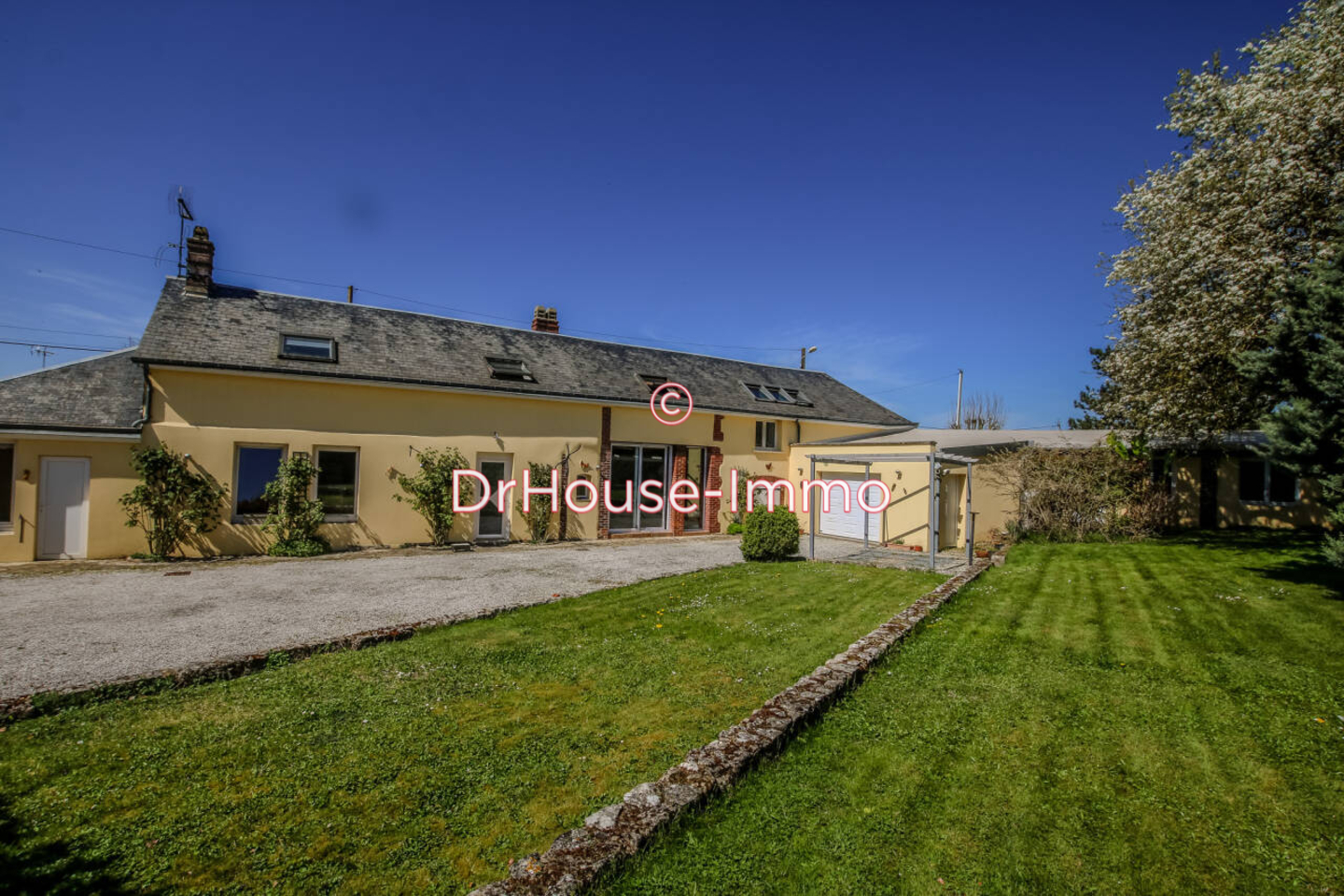 Maison 7 pièces de 217 m² - Dammarie (28360)