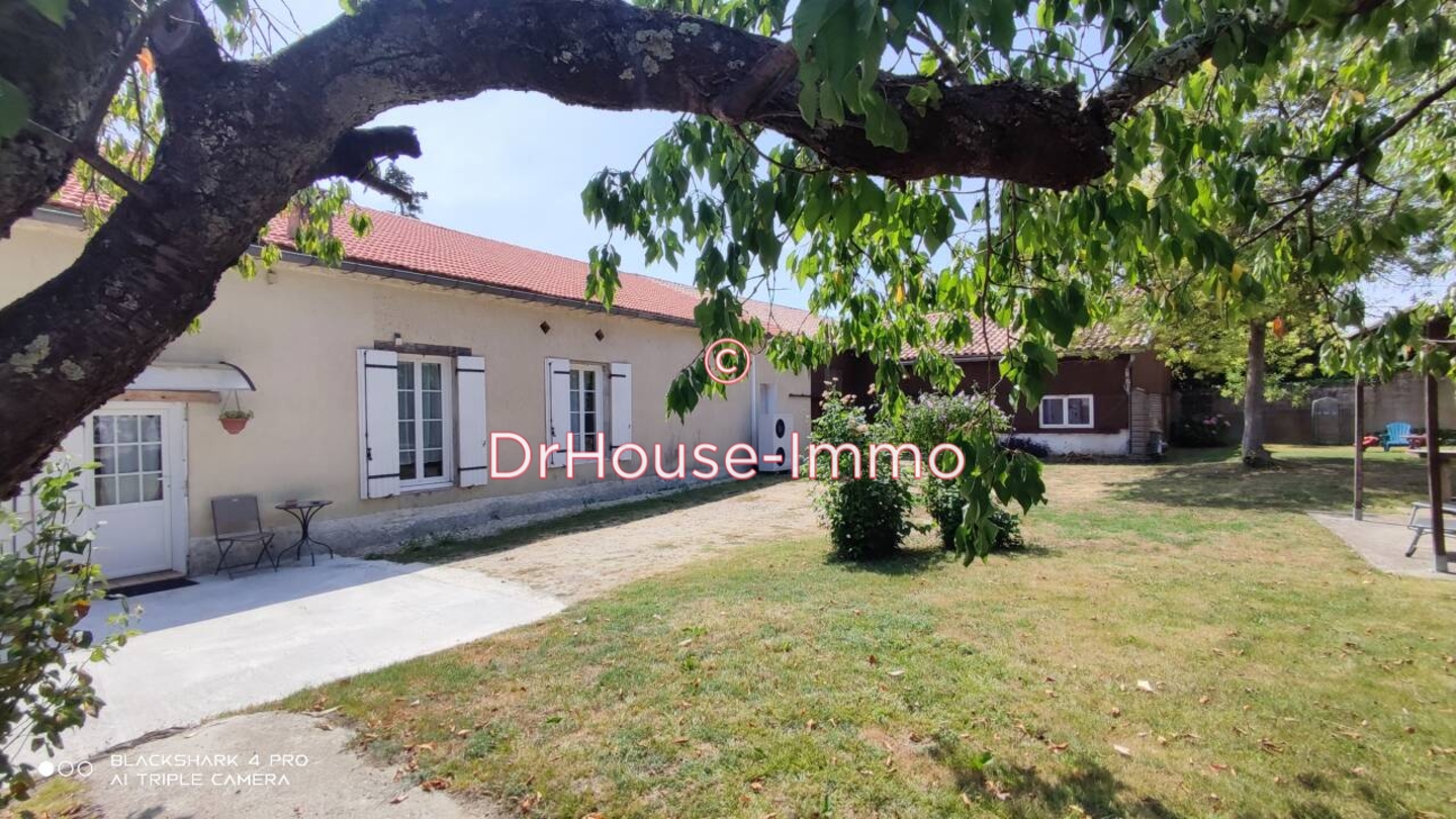 Maison 8 pièces de 267 m² - Lagruère (47400)