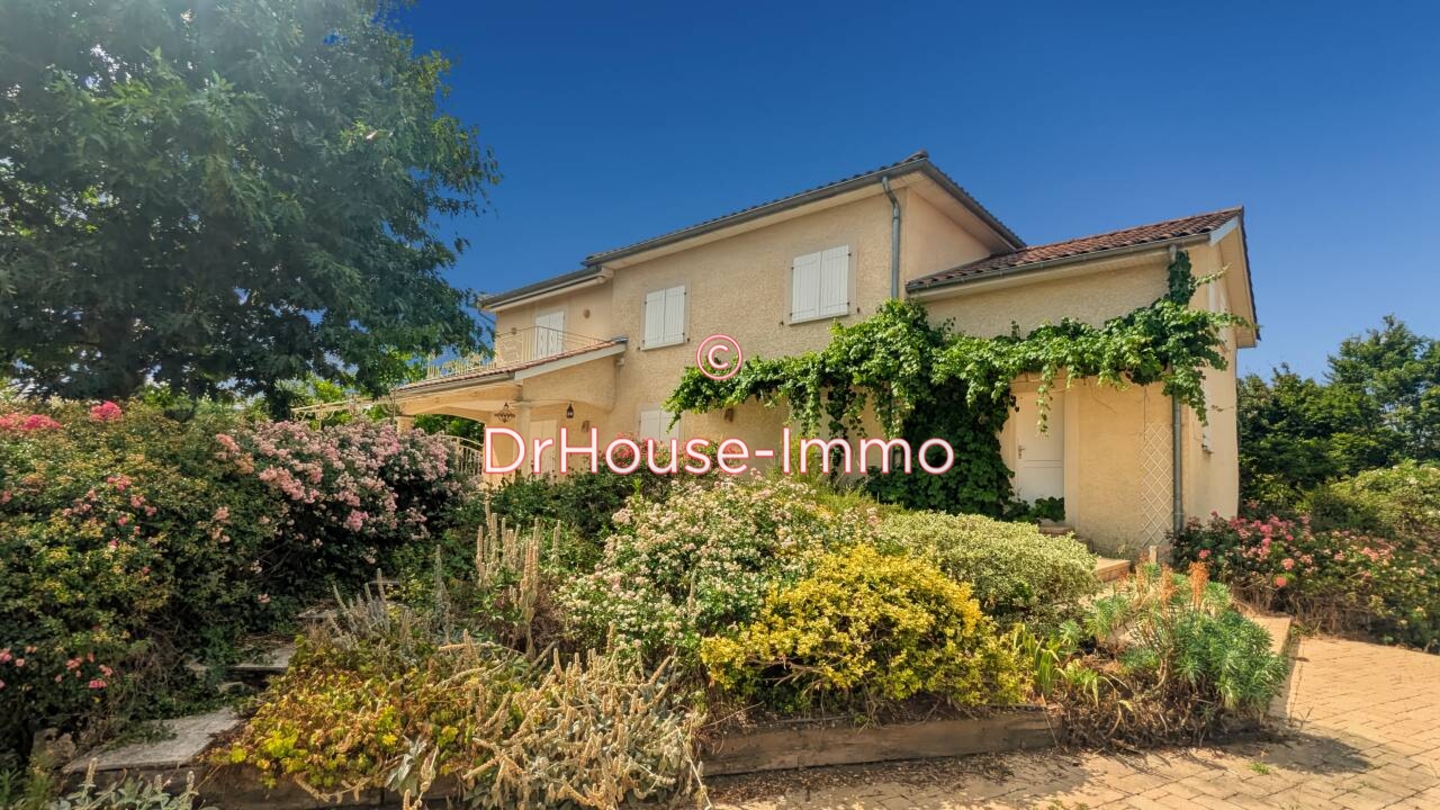 Maison 10 pièces de 195 m² - Chazay-d'Azergues (69380)