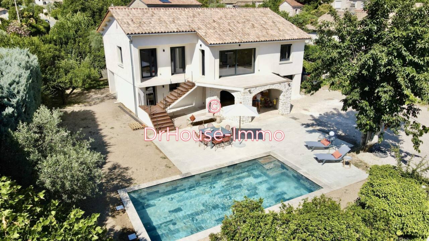 Maison 6 pièces de 166 m² - Buis-les-Baronnies (26170)