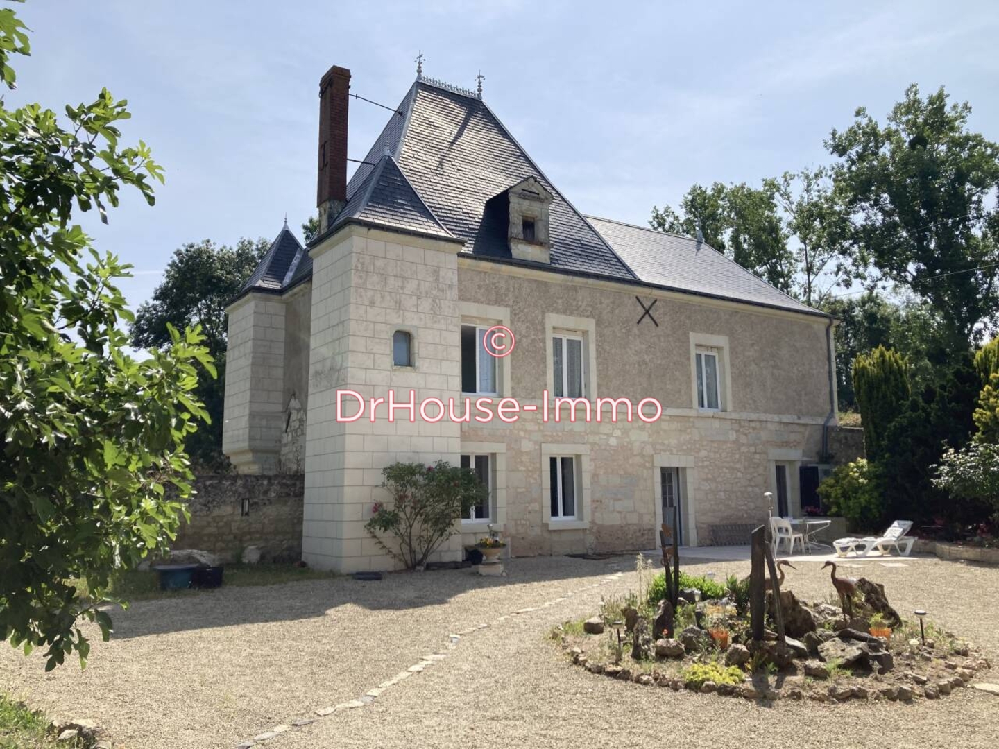 Maison 5 pièces de 138 m² - La Chapelle-sur-Loire (37140)