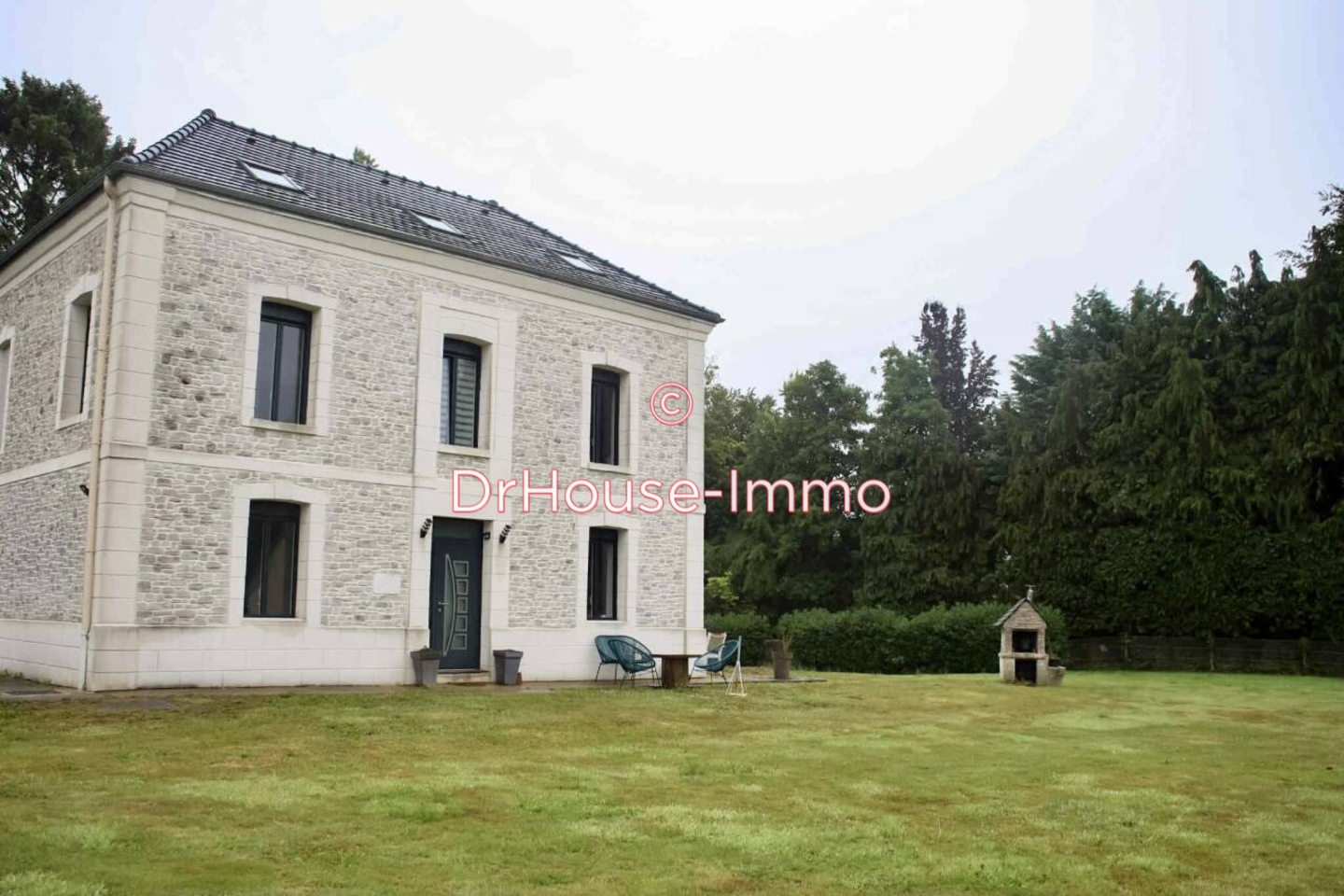 Maison 7 pièces de 161 m² - Bouville (76360)