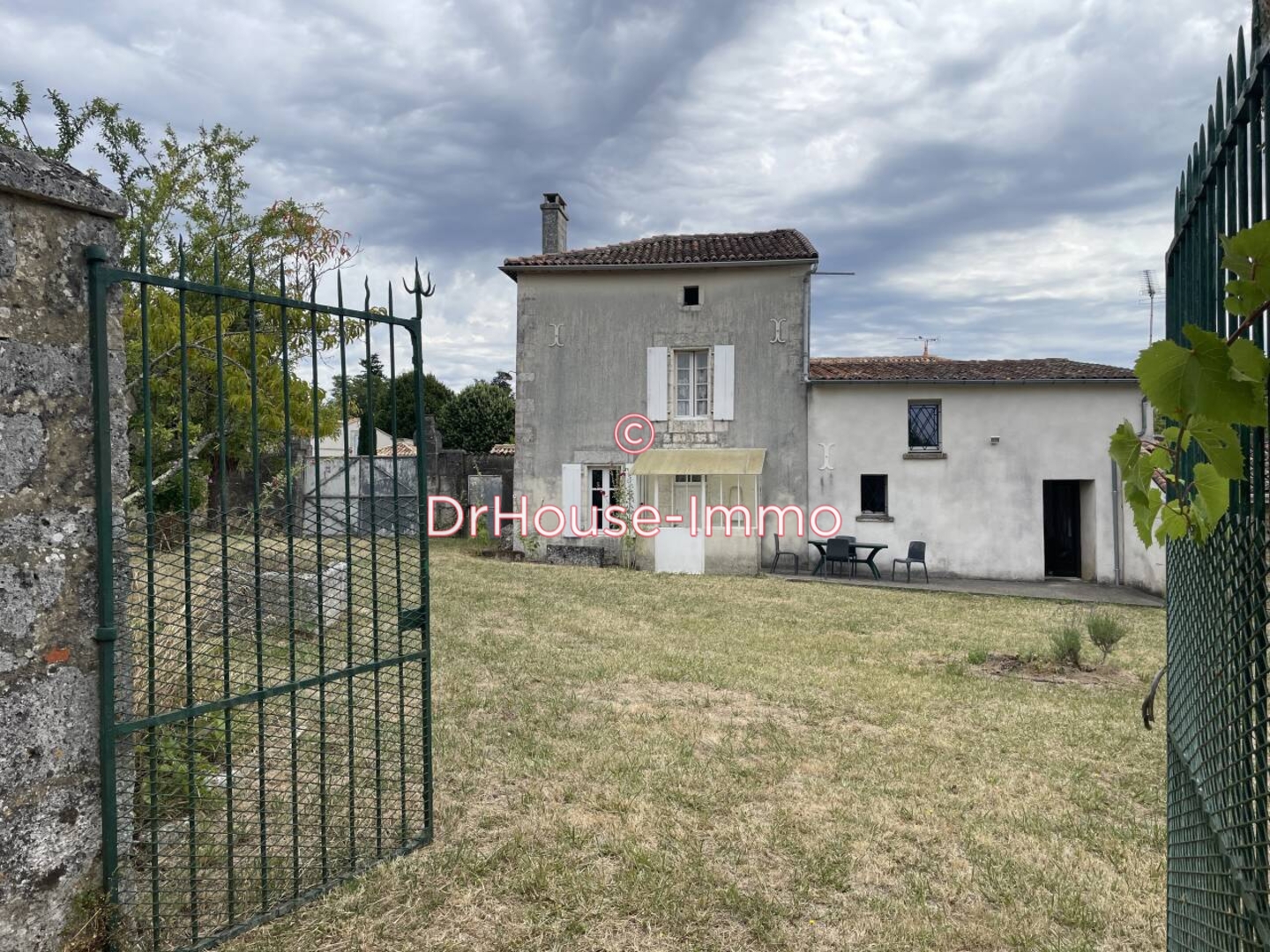 Maison 4 pièces de 84 m² - Garat (16410)