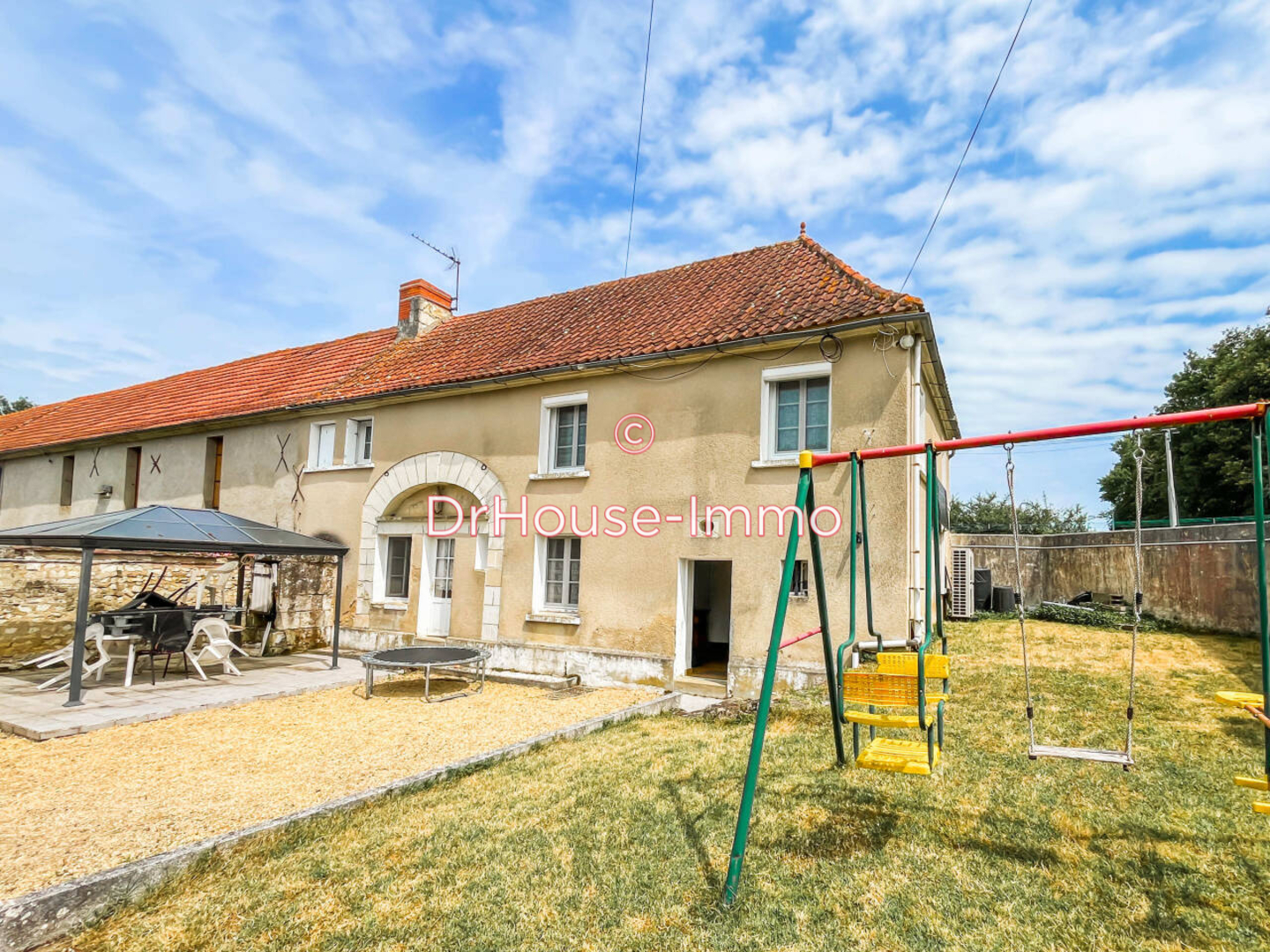Maison 5 pièces de 133 m² - Thuré (86540)