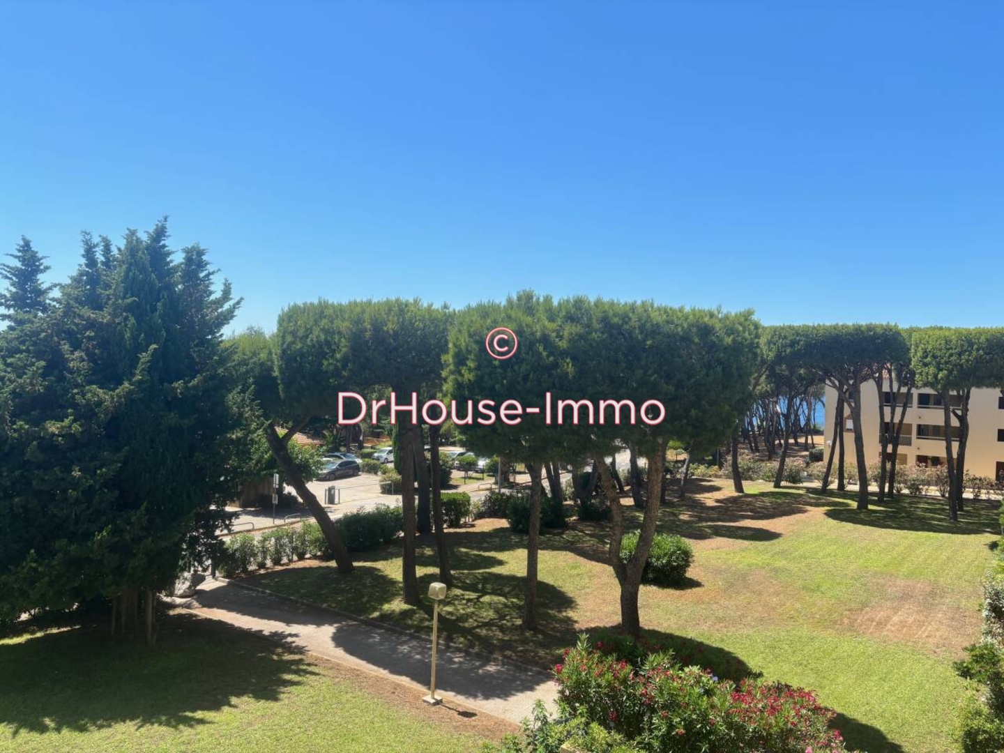 Appartement 1 pièce de 31 m² - Six-Fours-les-Plages (83140)