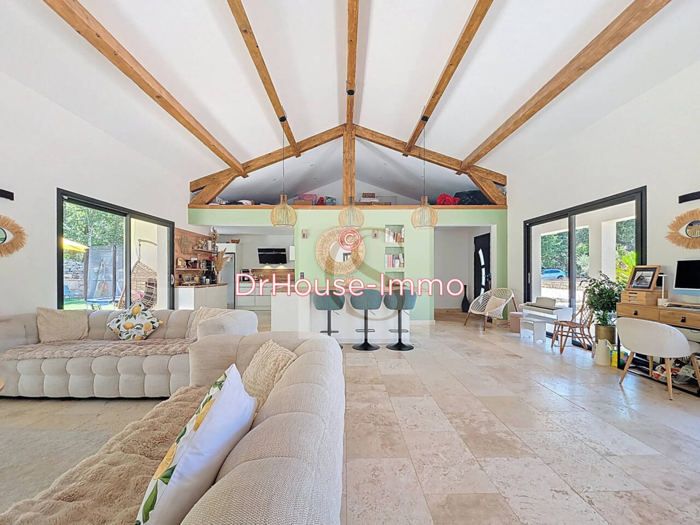 Maison 6 pièces de 180 m² - Arcs (83460)