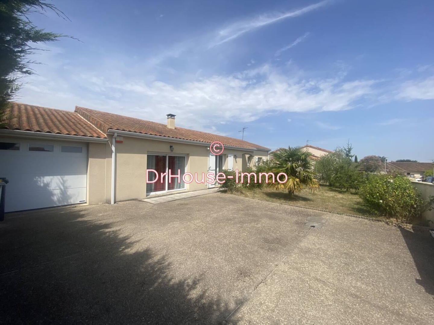 Maison 6 pièces de 141 m² - Chasseneuil-du-Poitou (86360)