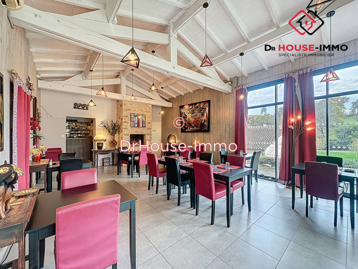 Commerce 3 pièces de 130 m² - Bergerac (24100)