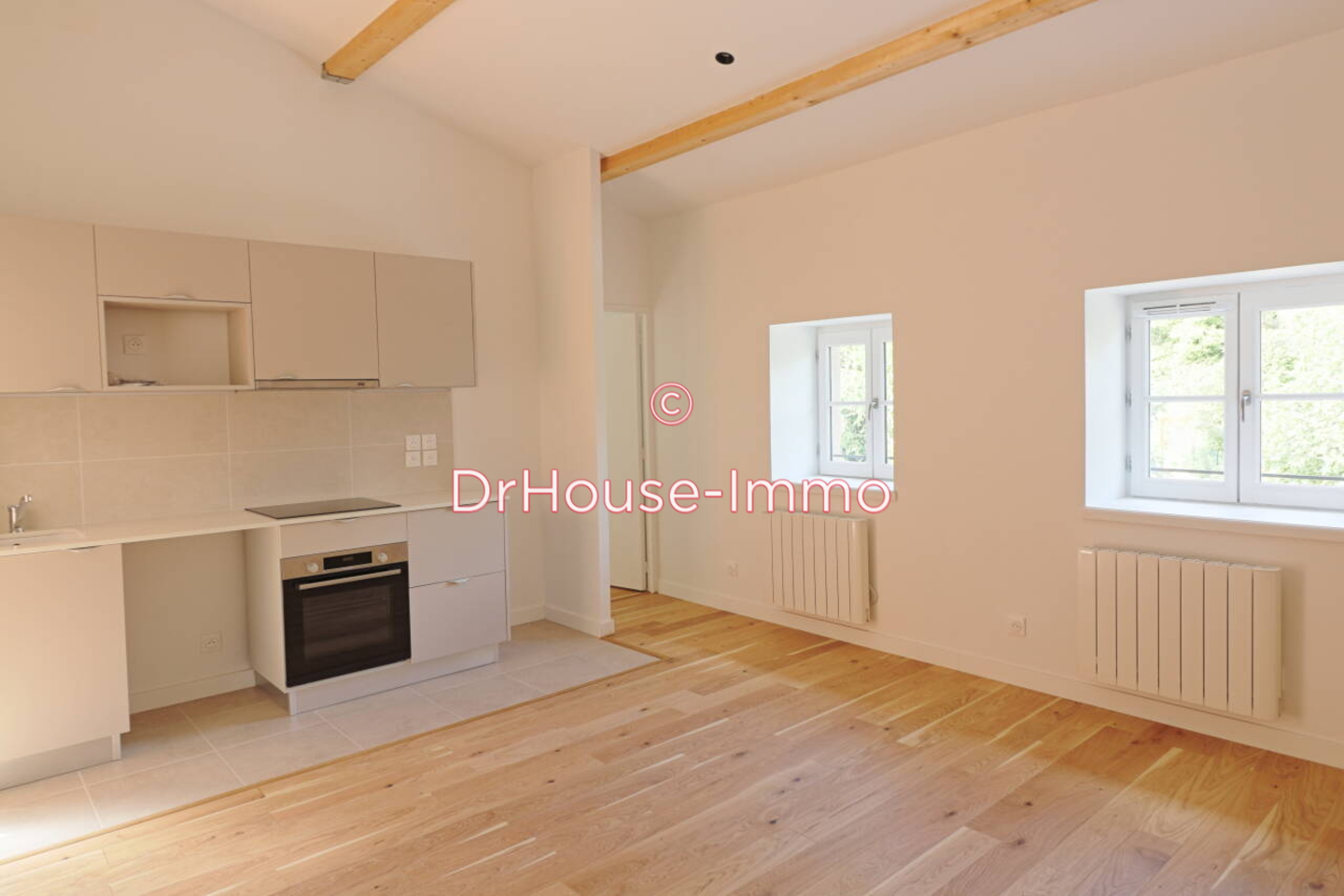 Appartement 3 pièces de 70 m² - Albigny-sur-Saône (69250)