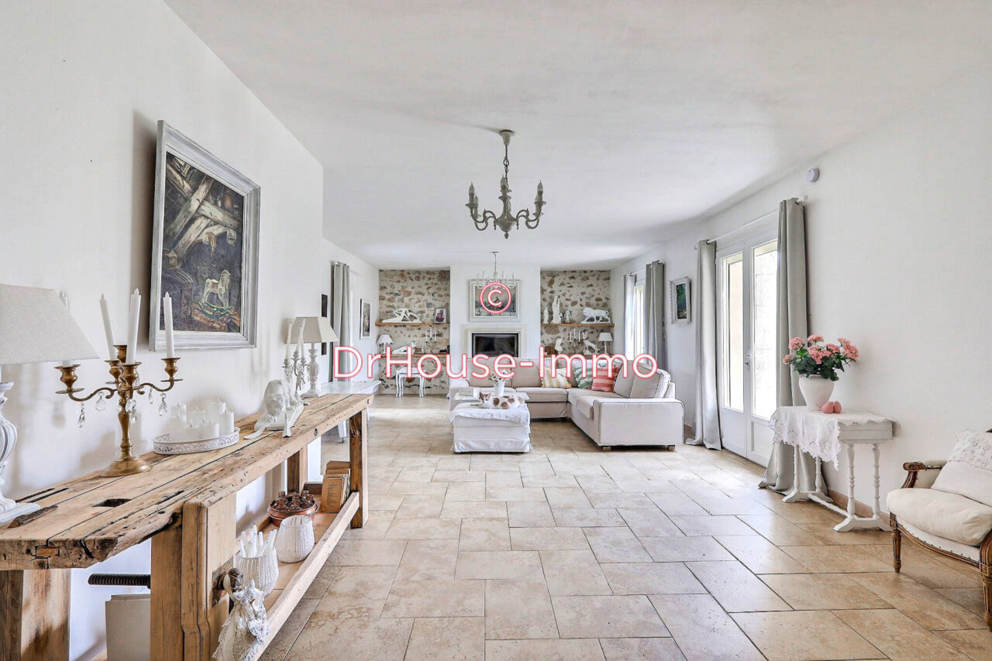 Maison 11 pièces de 290 m² - Alès (30100)