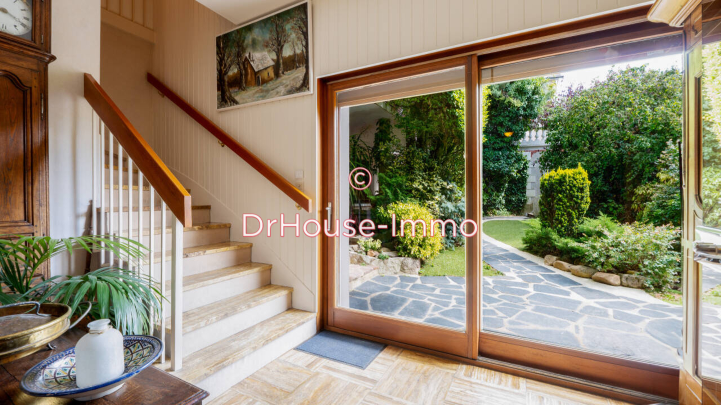 Maison 9 pièces de 280 m² - Poitiers (86000)