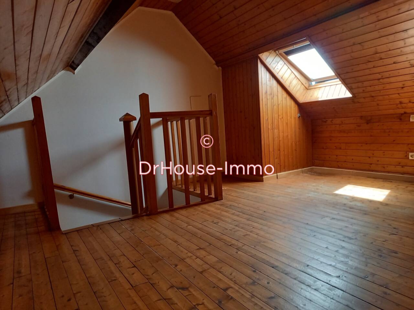 Immeuble 10 pièces de 80 m² - Valenciennes (59300)