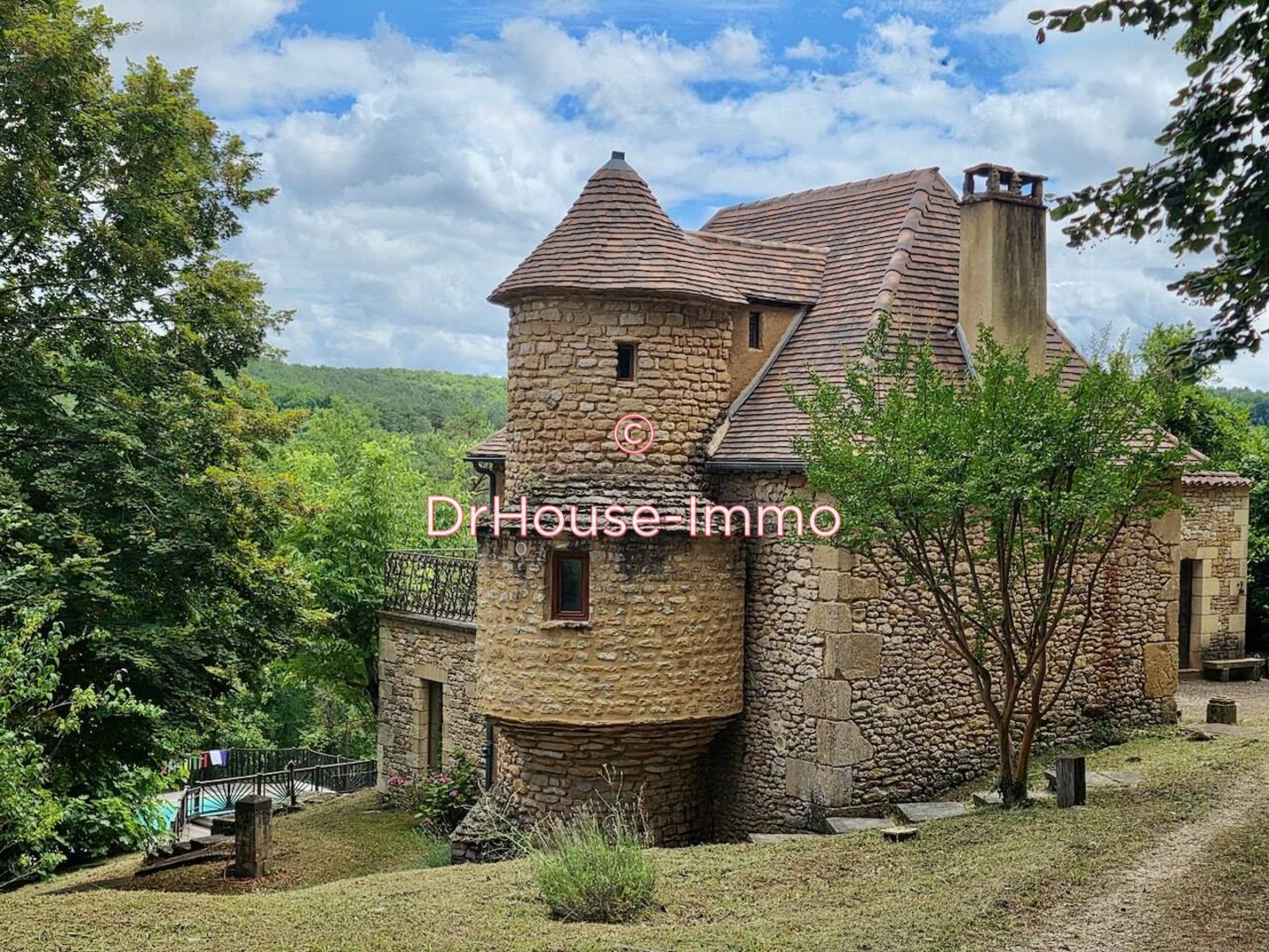 Maison 5 pièces de 120 m² - Plazac (24580)