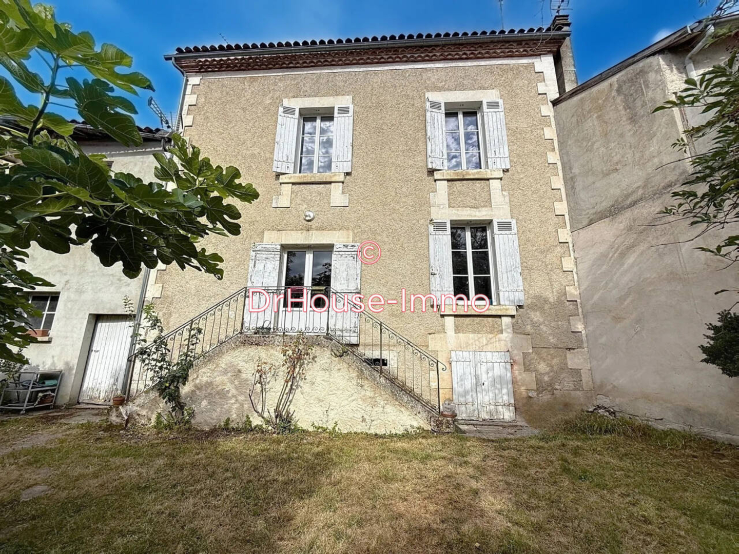 Maison 7 pièces de 165 m² - Saint-Astier (24110)