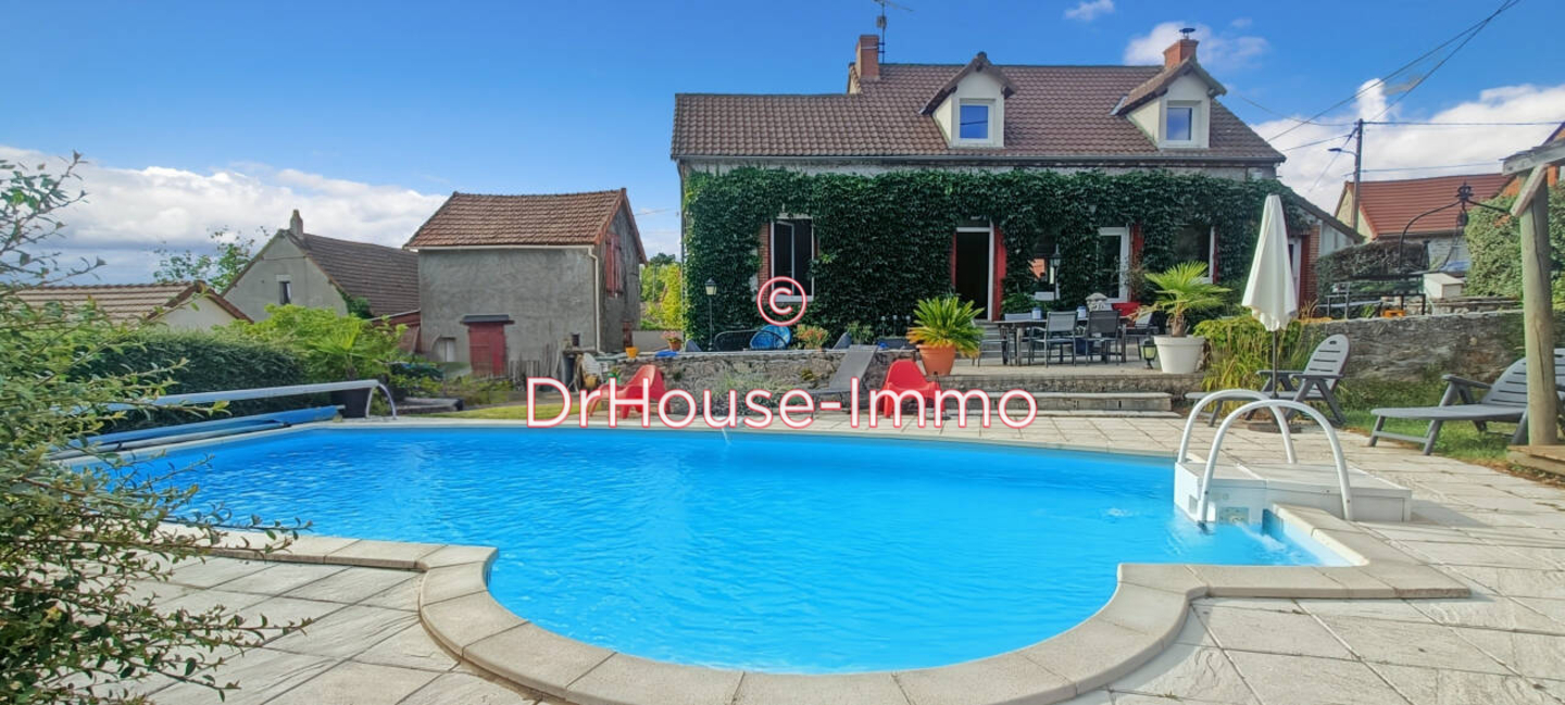 Maison 5 pièces de 140 m² - Échassières (03330)