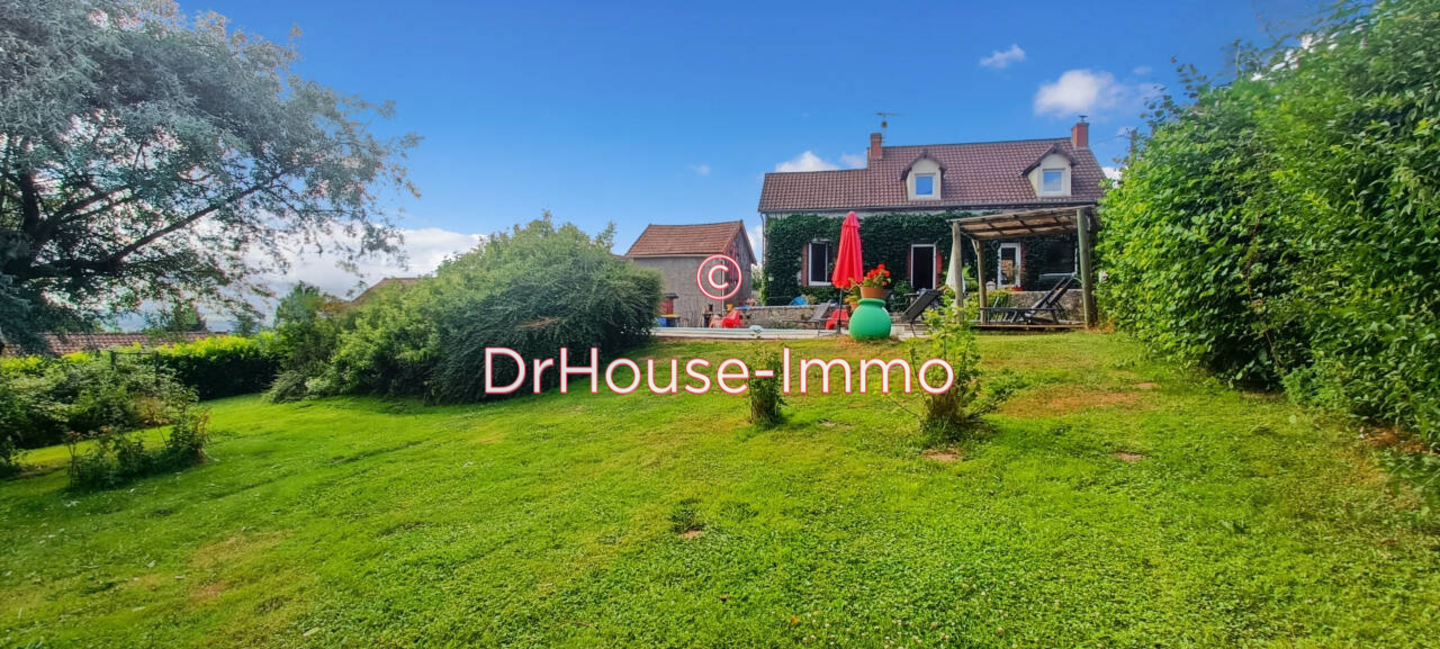 Maison 5 pièces de 140 m² - Échassières (03330)