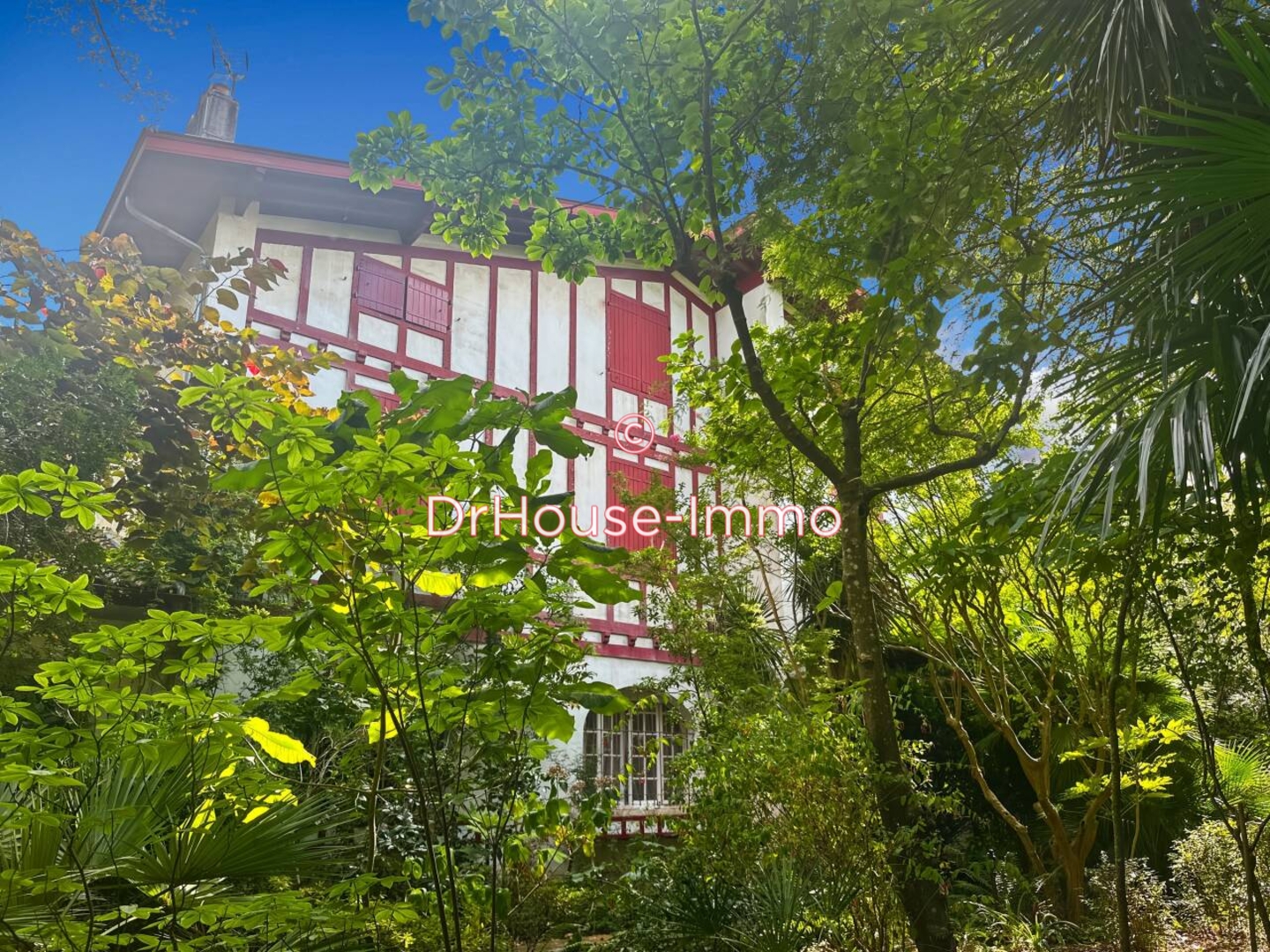 Maison 14 pièces de 370 m² - Peyrehorade (40300)