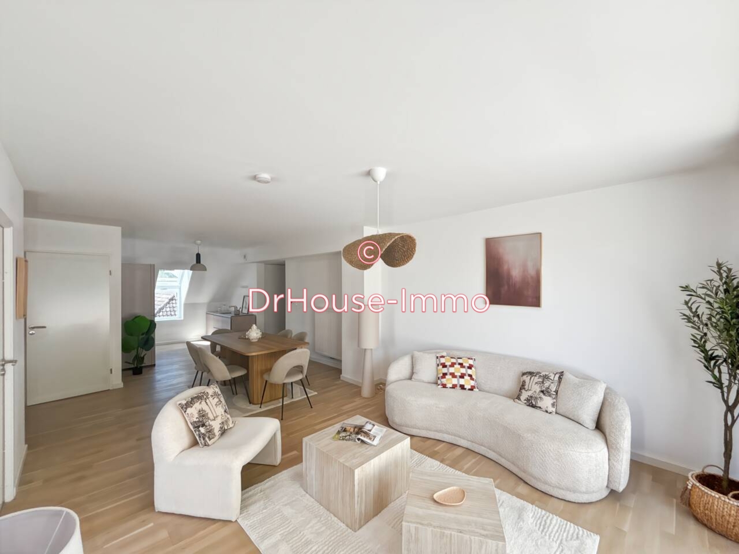 Appartement 5 pièces de 110 m² - Bordeaux (33200)