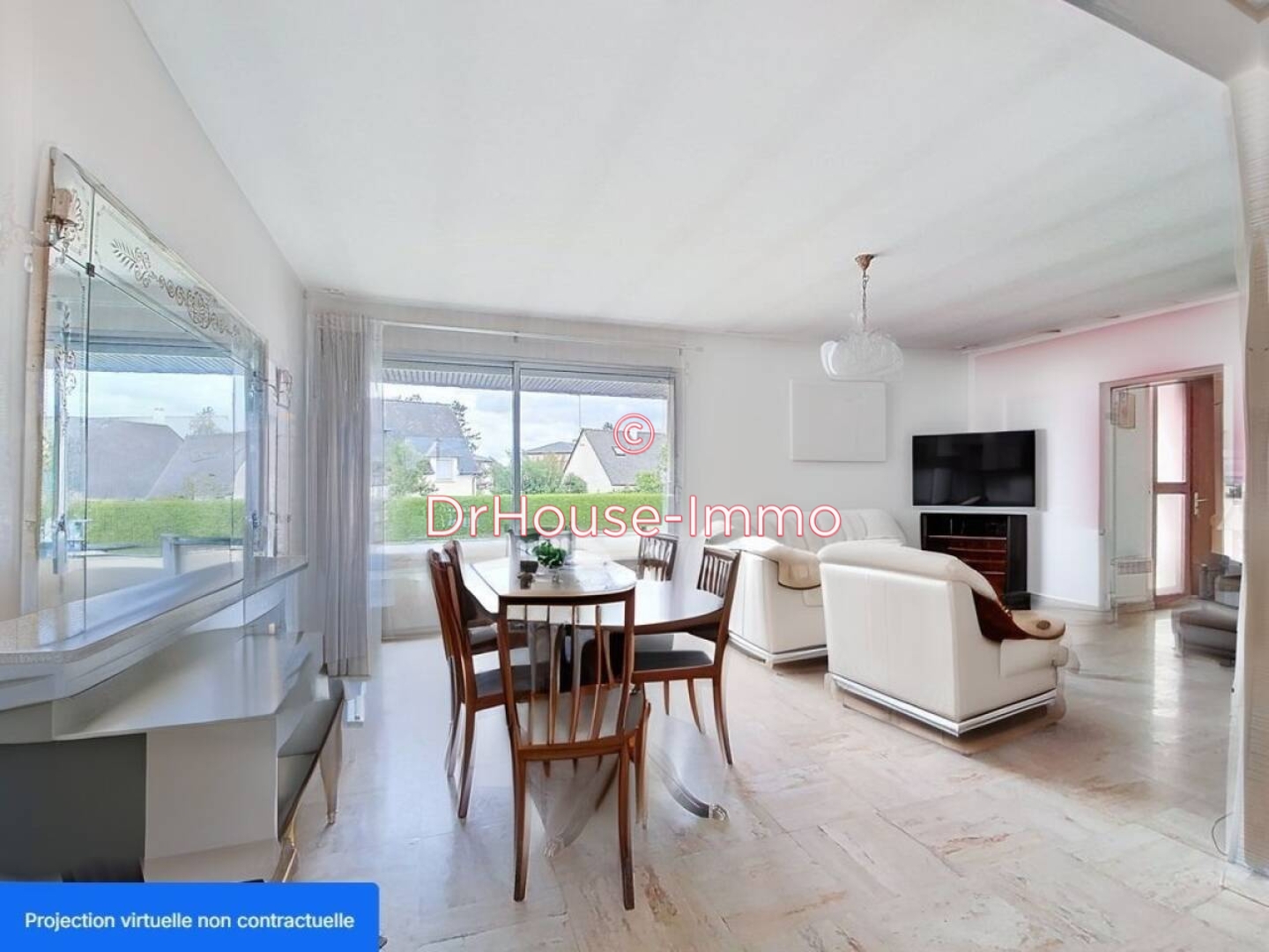 Maison 4 pièces de 150 m² - Saint-Hilaire-du-Harcouët (50600)
