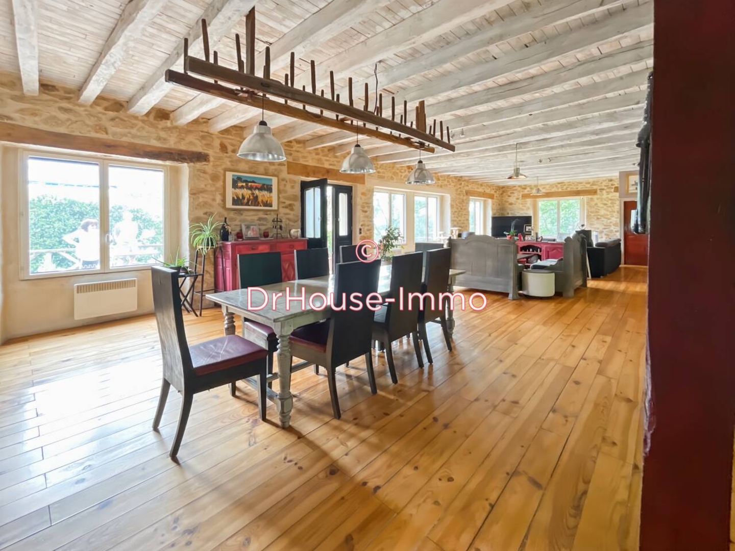 Maison 8 pièces de 230 m² - Reygade (19430)