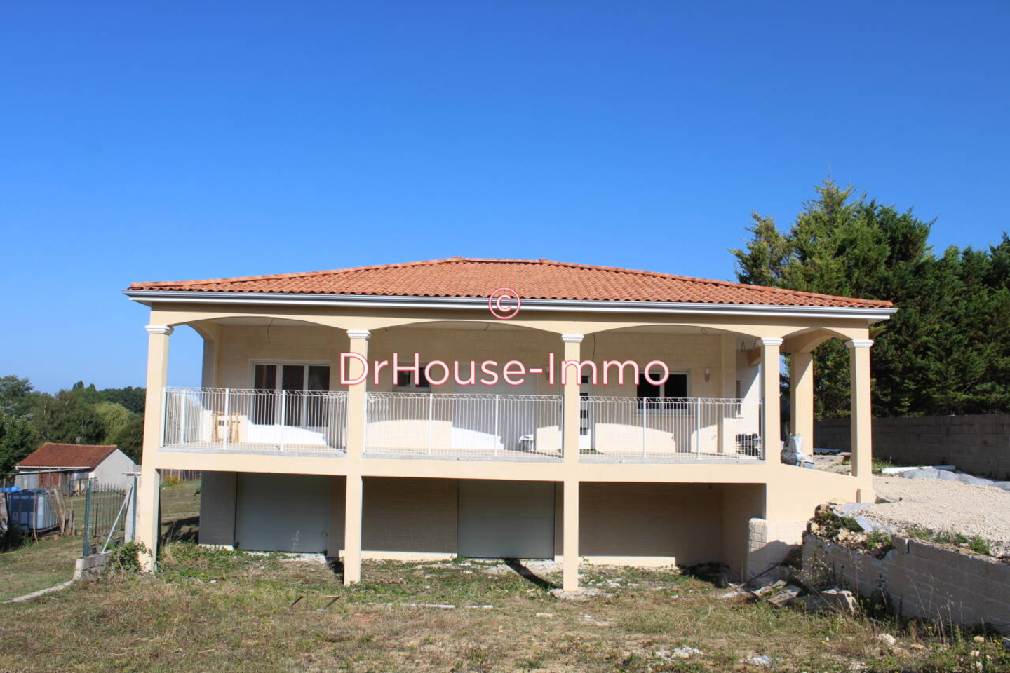 Maison 5 pièces de 117 m² - Saint-Michel (16470)