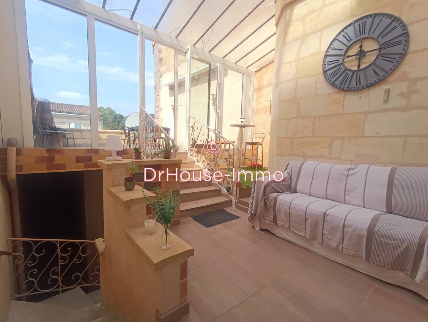 Maison 6 pièces de 236 m² - Blaye (33390)