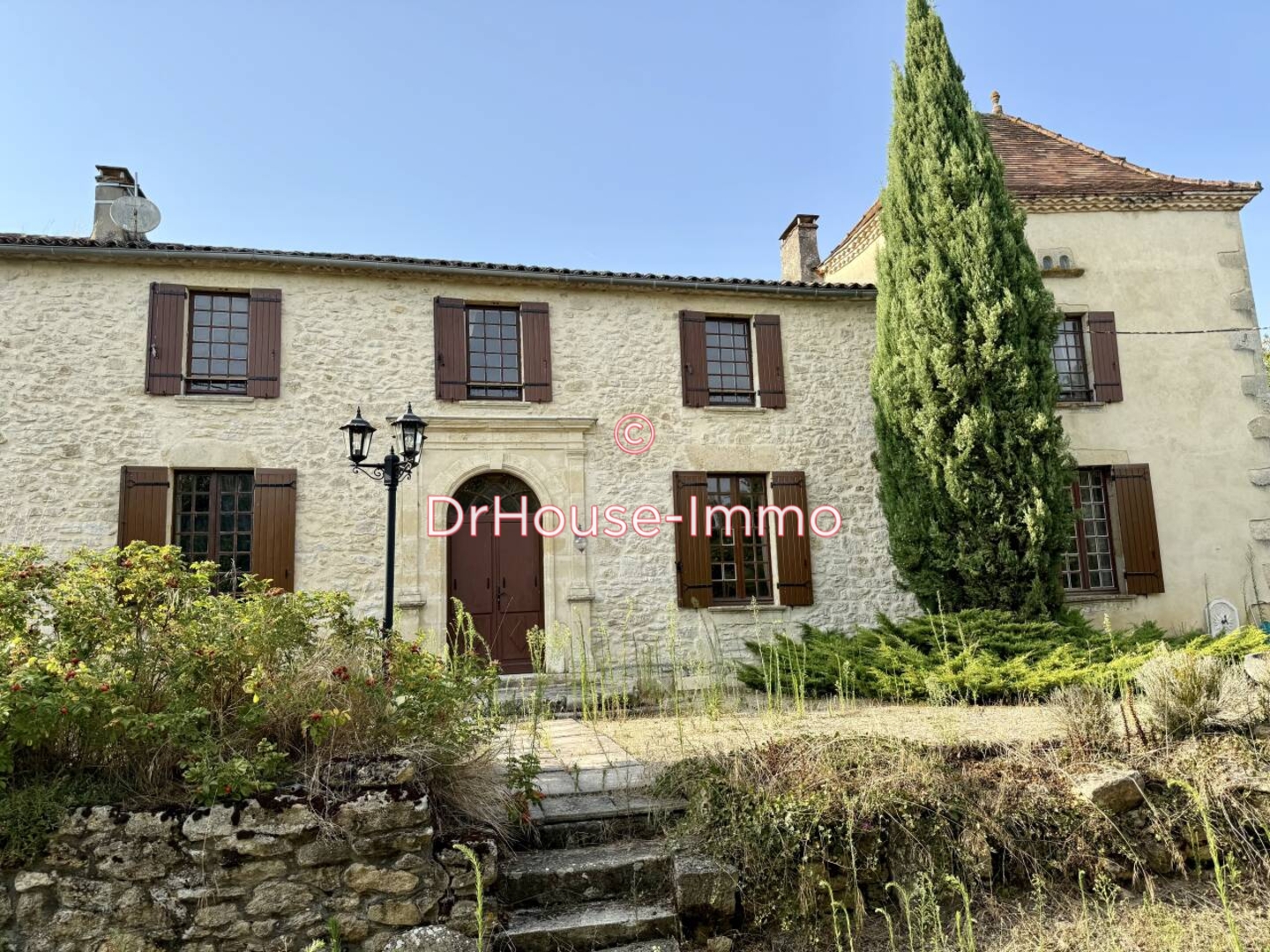 Maison 8 pièces de 350 m² - Monségur (33580)