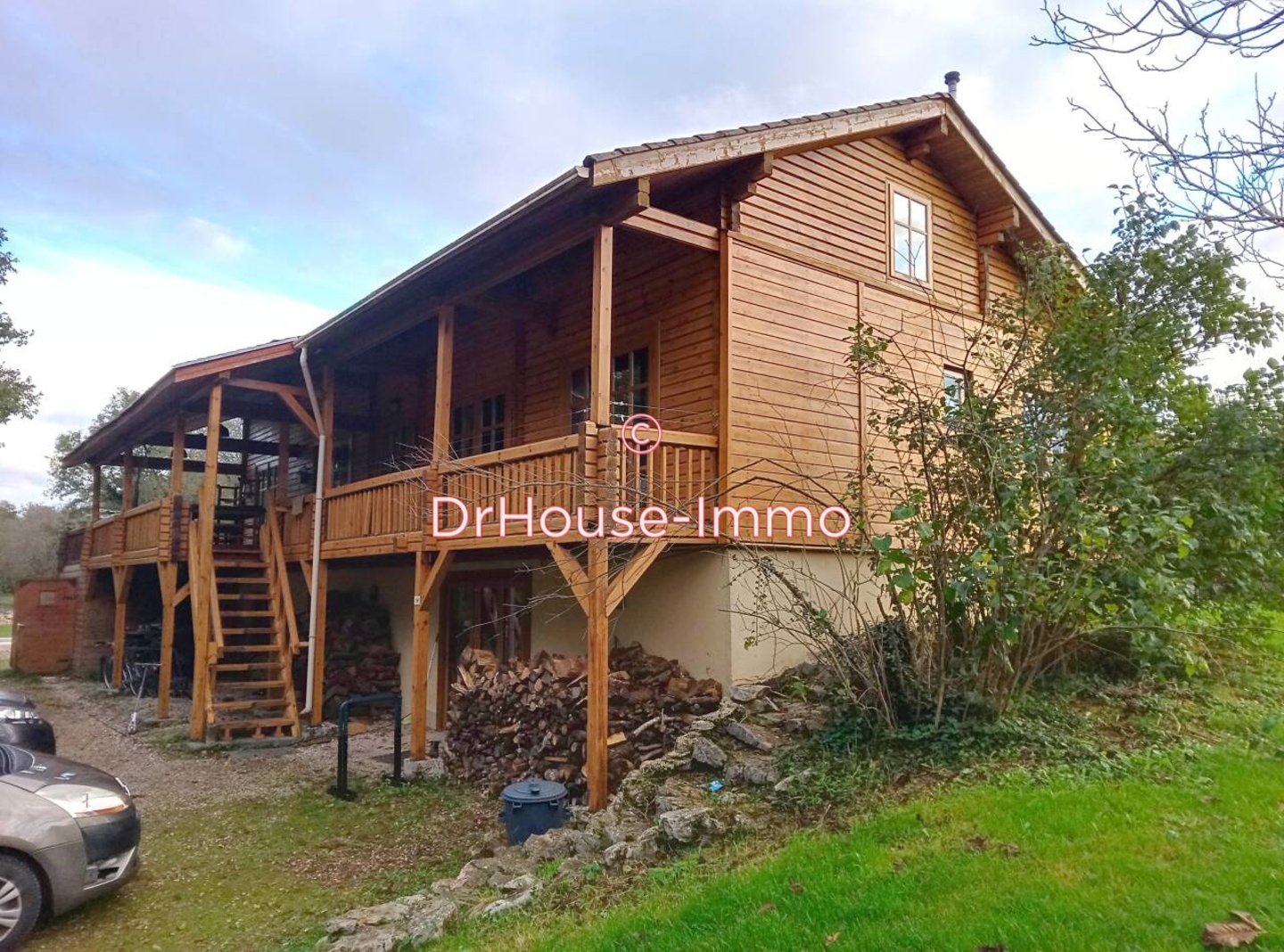 Maison 9 pièces de 270 m² - Autoire (46400)