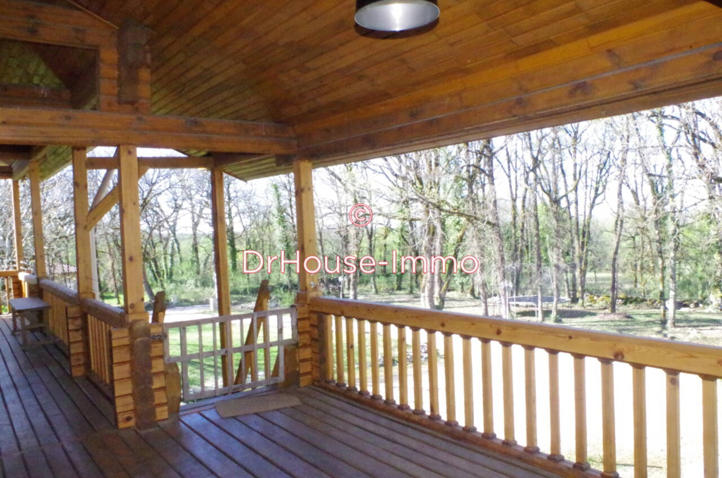 Maison 9 pièces de 270 m² - Autoire (46400)